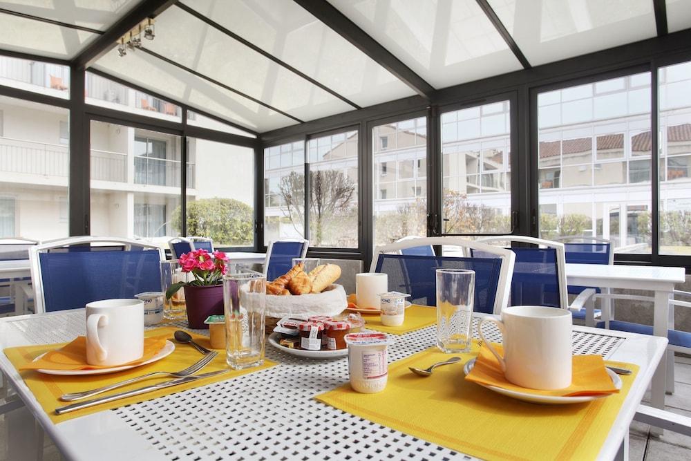 Appart Hotel Odalys City Aix En Provence Le Clos De La Chartreuse Aix-en-Provence Bagian luar foto