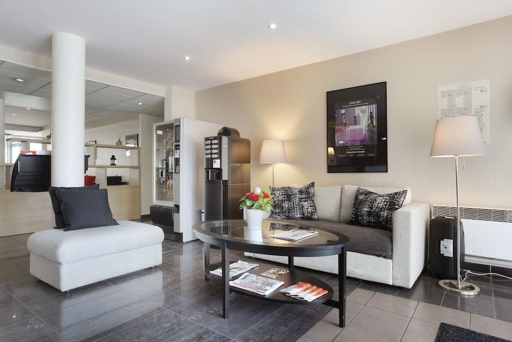 Appart Hotel Odalys City Aix En Provence Le Clos De La Chartreuse Aix-en-Provence Bagian luar foto