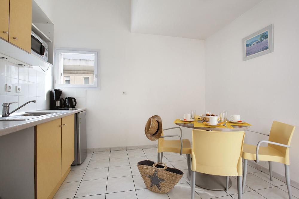 Appart Hotel Odalys City Aix En Provence Le Clos De La Chartreuse Aix-en-Provence Bagian luar foto