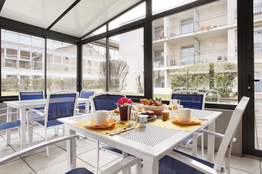 Appart Hotel Odalys City Aix En Provence Le Clos De La Chartreuse Aix-en-Provence Bagian luar foto