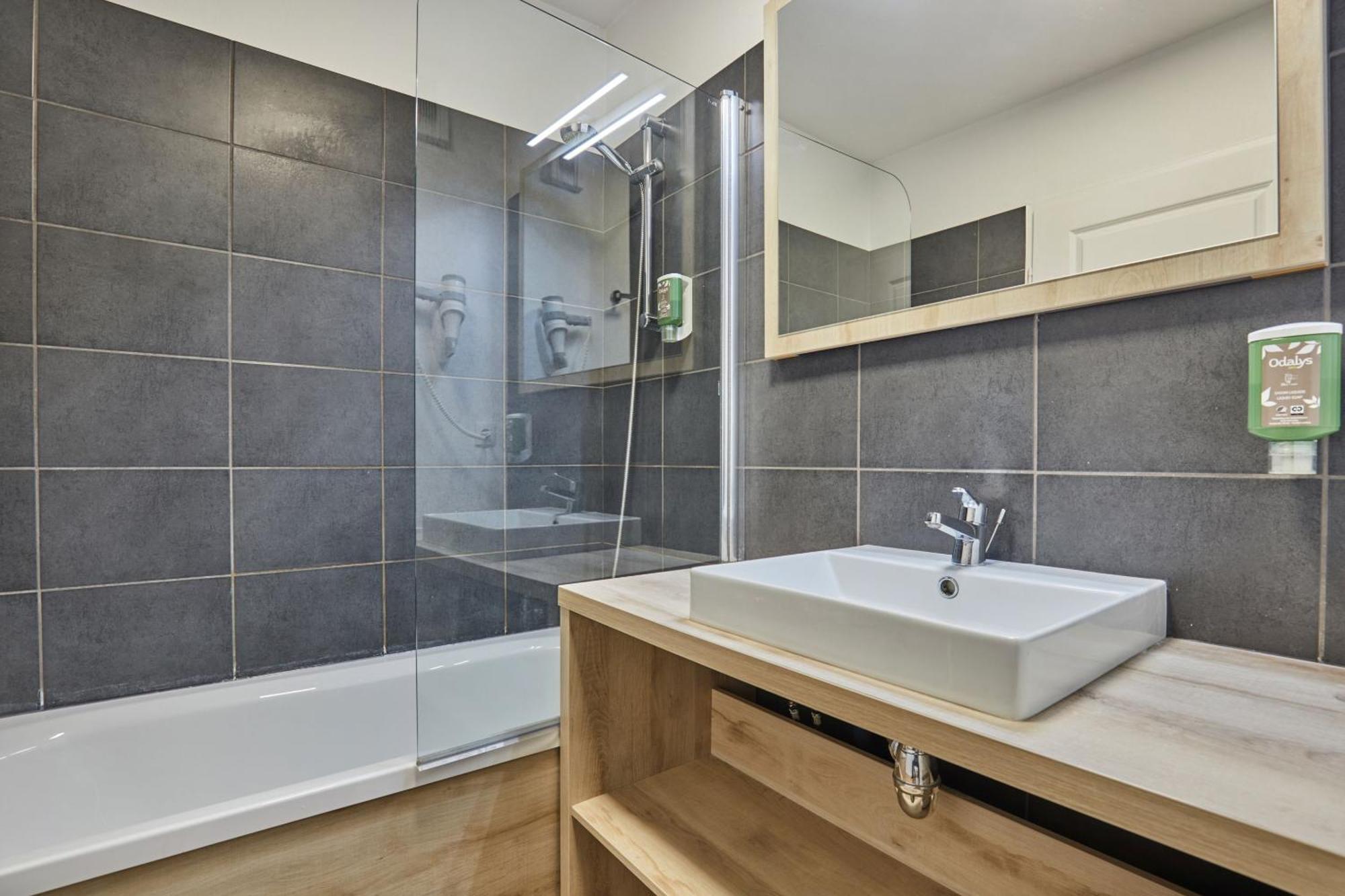 Appart Hotel Odalys City Aix En Provence Le Clos De La Chartreuse Aix-en-Provence Bagian luar foto